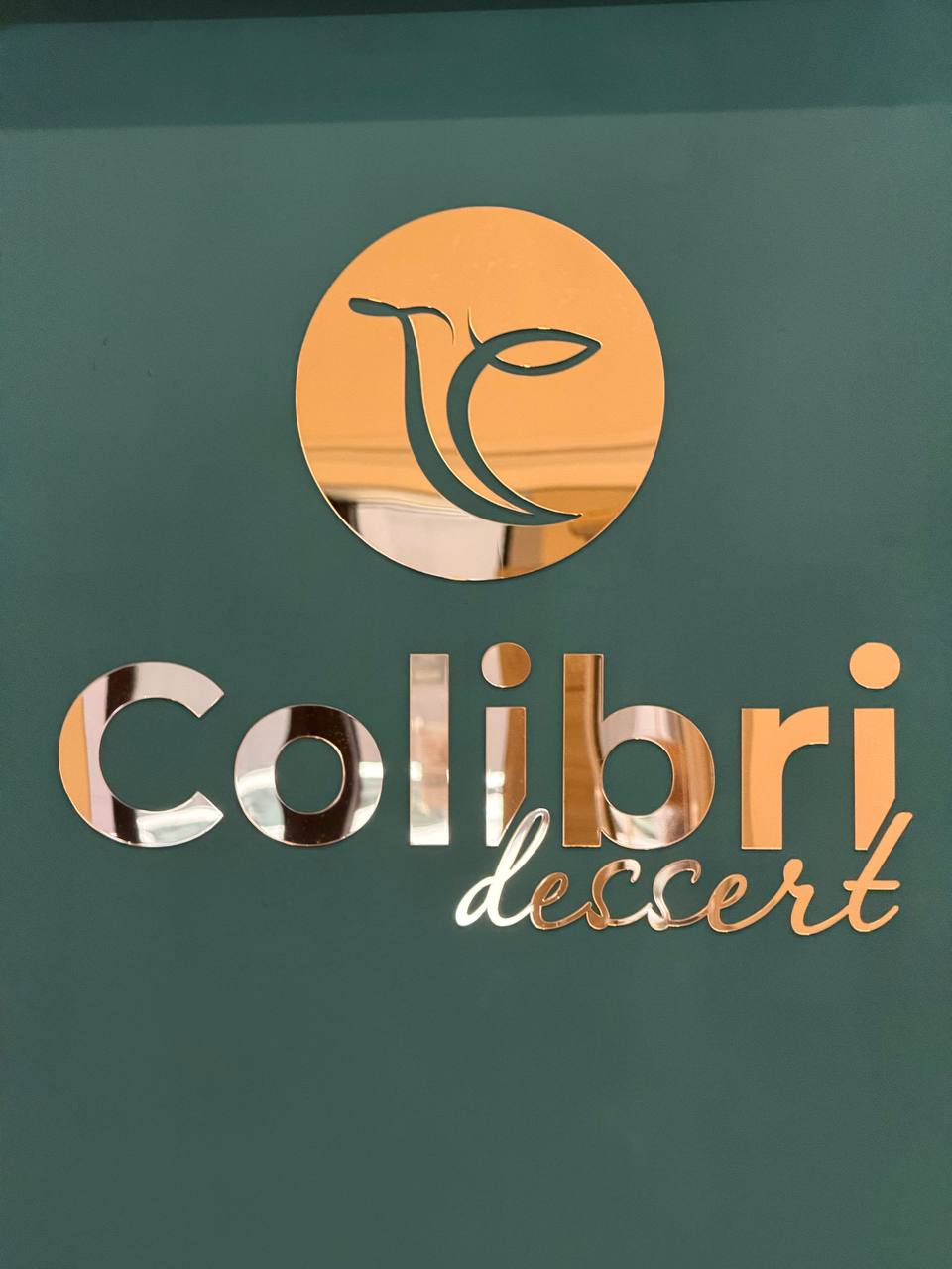 Вывеска кондитерской ColibriDessert